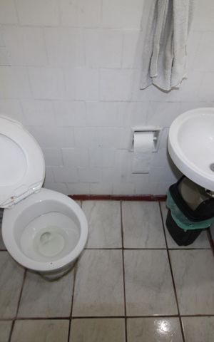 Casa à venda com 136m², 2 quartos e 1 vagaBanheiro