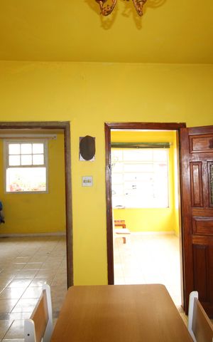 Casa à venda com 136m², 2 quartos e 1 vagaSala
