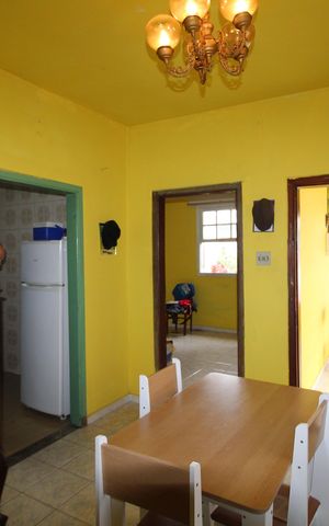 Casa à venda com 136m², 2 quartos e 1 vagaSala