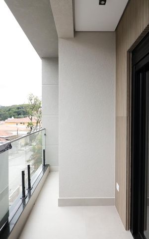 Casa à venda com 210m², 3 quartos e 4 vagas Casa à venda com 210m², 3 quartos e 4 vagasVaranda da Suíte 3