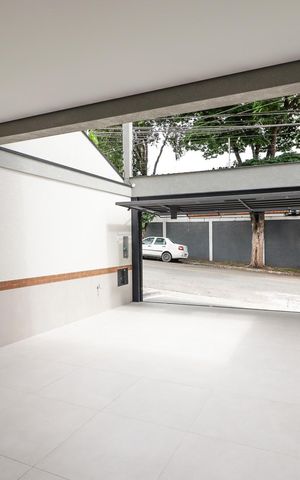 Casa à venda com 210m², 3 quartos e 4 vagas Casa à venda com 210m², 3 quartos e 4 vagasGaragem