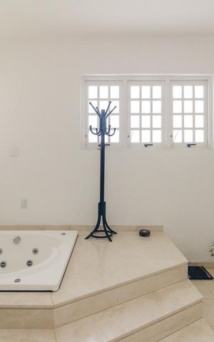 Casa à venda com 350m², 3 quartos e 4 vagas Casa à venda com 350m², 3 quartos e 4 vagasBanheiro 1 - Suíte