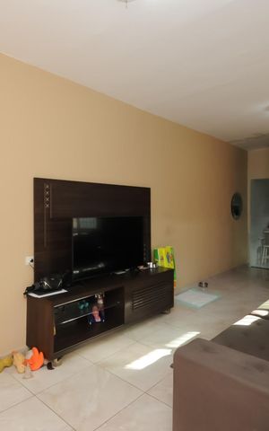 Casa à venda com 175m², 2 quartos e 2 vagas Casa à venda com 175m², 2 quartos e 2 vagasSala