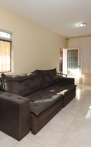 Casa à venda com 175m², 2 quartos e 2 vagas Casa à venda com 175m², 2 quartos e 2 vagasSala