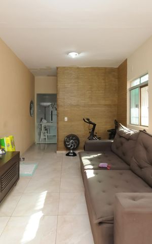 Casa à venda com 175m², 2 quartos e 2 vagas Casa à venda com 175m², 2 quartos e 2 vagasSala