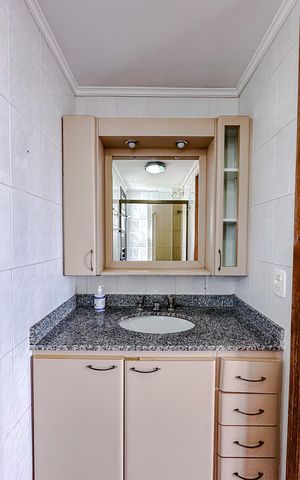Apartamento à venda com 84m², 3 quartos e 2 vagasBanheiro da Suíte