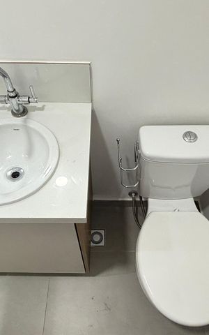 Apartamento para alugar com 62m², 2 quartos e 1 vaga Apartamento para alugar com 62m², 2 quartos e 1 vagaBanheiro