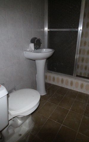 Casa de condomínio à venda com 249m², 3 quartos e 3 vagasBanheiro da suíte 1