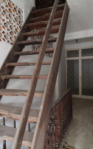 Casa de condomínio à venda com 249m², 3 quartos e 3 vagasEscada interna