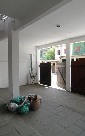 Casa de condomínio à venda com 249m², 3 quartos e 3 vagasGaragem