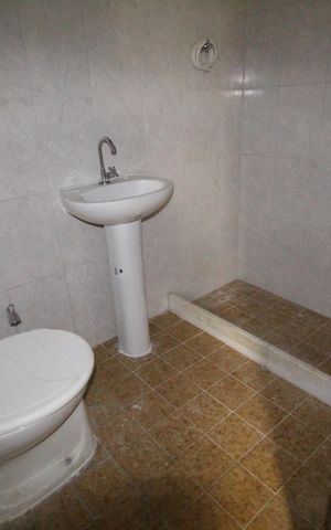 Casa de condomínio à venda com 249m², 3 quartos e 3 vagasBanheiro da suíte 2