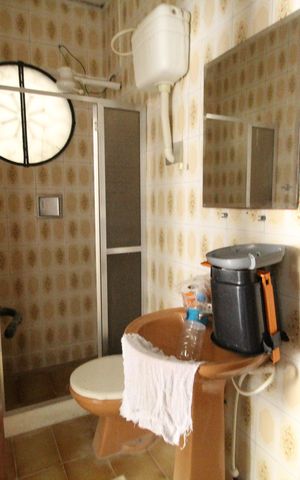 Casa de condomínio à venda com 249m², 3 quartos e 3 vagasBanheiro 2
