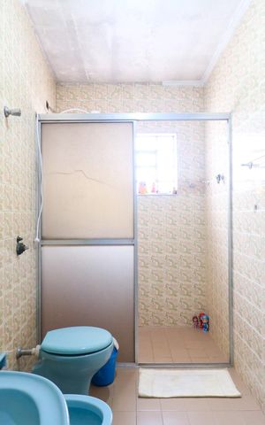 Casa à venda com 183m², 2 quartos e 5 vagas Casa à venda com 183m², 2 quartos e 5 vagasBanheiro