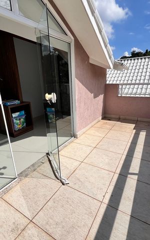 Casa de condomínio à venda com 173m², 5 quartos e 2 vagas Casa de condomínio à venda com 173m², 5 quartos e 2 vagasVaranda Suíte 01