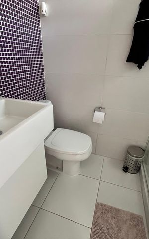 Casa de condomínio à venda com 173m², 5 quartos e 2 vagas Casa de condomínio à venda com 173m², 5 quartos e 2 vagasBanheiro Suíte 3