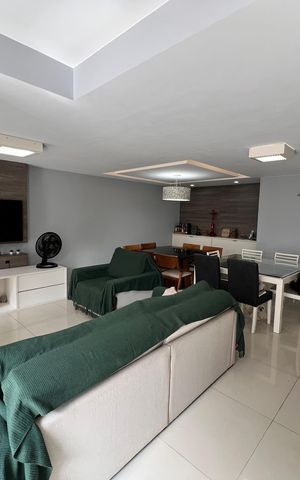 Casa de condomínio à venda com 173m², 5 quartos e 2 vagas Casa de condomínio à venda com 173m², 5 quartos e 2 vagasSala