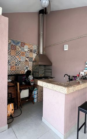 Casa de condomínio à venda com 173m², 5 quartos e 2 vagas Casa de condomínio à venda com 173m², 5 quartos e 2 vagasQuintal / Garagem / Área Gourmet / Piscina