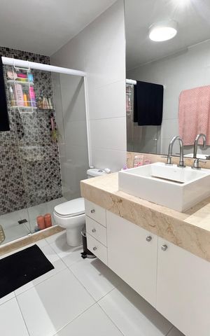 Casa de condomínio à venda com 173m², 5 quartos e 2 vagas Casa de condomínio à venda com 173m², 5 quartos e 2 vagasBanheiro Suíte 6