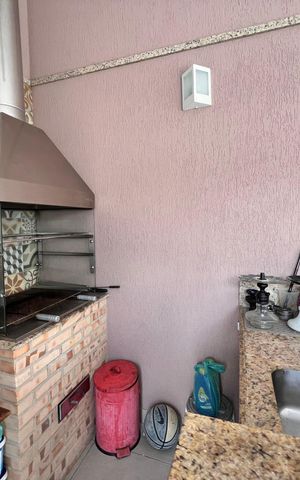 Casa de condomínio à venda com 173m², 5 quartos e 2 vagas Casa de condomínio à venda com 173m², 5 quartos e 2 vagasQuintal / Garagem / Área Gourmet / Piscina