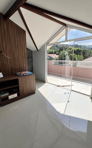 Casa de condomínio à venda com 173m², 5 quartos e 2 vagas Casa de condomínio à venda com 173m², 5 quartos e 2 vagasQuarto 01 Suite