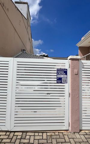 Casa de condomínio à venda com 173m², 5 quartos e 2 vagas Casa de condomínio à venda com 173m², 5 quartos e 2 vagasFachada