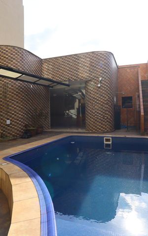 Casa à venda com 500m², 4 quartos e 4 vagasPiscina