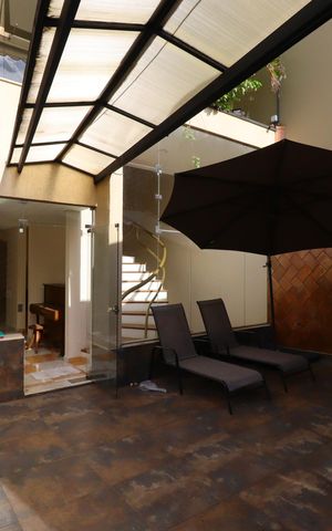 Casa à venda com 500m², 4 quartos e 4 vagasPiscina
