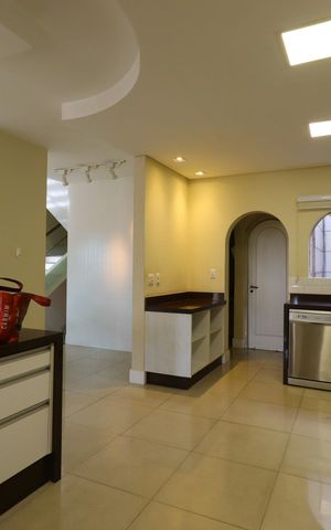 Casa à venda com 500m², 4 quartos e 4 vagasCozinha