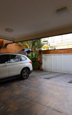 Casa à venda com 500m², 4 quartos e 4 vagasGaragem