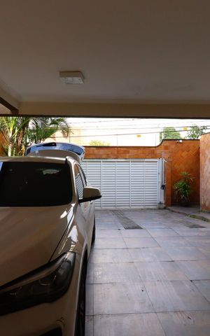 Casa à venda com 500m², 4 quartos e 4 vagasGaragem