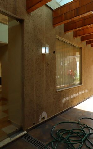 Casa à venda com 500m², 4 quartos e 4 vagasCorredor externo