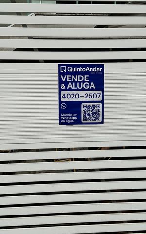 Casa à venda com 320m², 4 quartos e 2 vagas Casa à venda com 320m², 4 quartos e 2 vagasPlaquinha