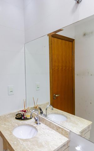 Apartamento à venda com 139m², 2 quartos e 2 vagas Apartamento à venda com 139m², 2 quartos e 2 vagasBanheiro da Suíte