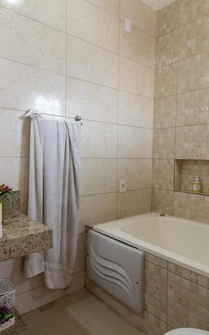 Casa à venda com 170m², 3 quartos e 4 vagas Casa à venda com 170m², 3 quartos e 4 vagasBanheiro do Quarto