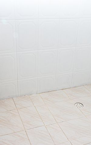 Casa à venda com 300m², 3 quartos e 2 vagas Casa à venda com 300m², 3 quartos e 2 vagasBanheiro de serviço