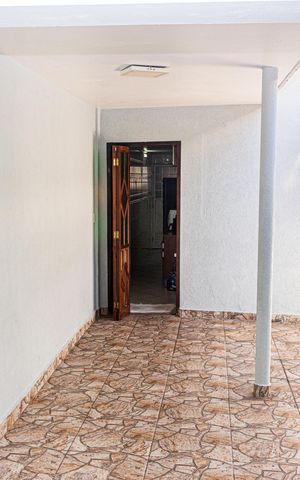 Casa à venda com 300m², 3 quartos e 2 vagas Casa à venda com 300m², 3 quartos e 2 vagasÁrea de Serviço