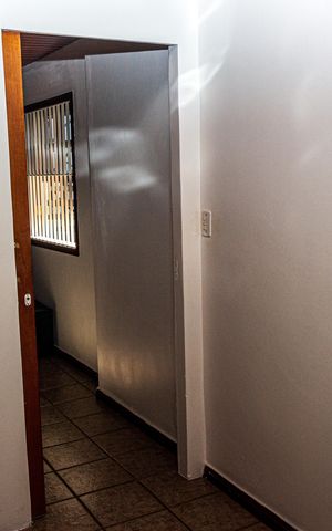 Casa à venda com 300m², 3 quartos e 2 vagas Casa à venda com 300m², 3 quartos e 2 vagasQuarto 1