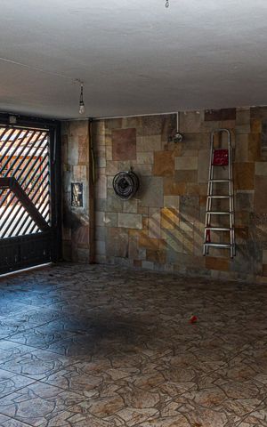 Casa à venda com 300m², 3 quartos e 2 vagas Casa à venda com 300m², 3 quartos e 2 vagasGaragem