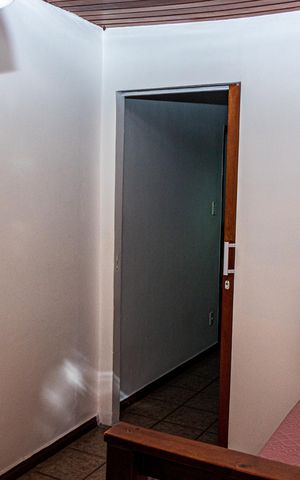 Casa à venda com 300m², 3 quartos e 2 vagas Casa à venda com 300m², 3 quartos e 2 vagasQuarto 2