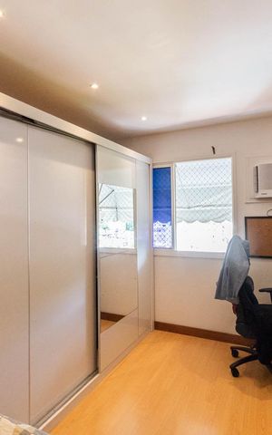 Apartamento à venda com 170m², 3 quartos e 2 vagasSuíte 2 (primeiro andar)