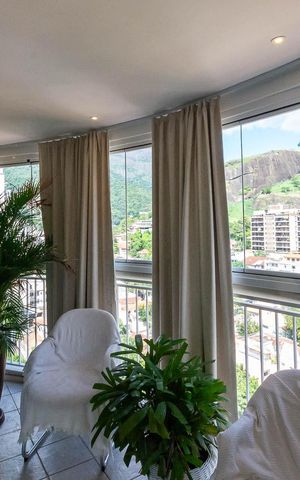 Apartamento à venda com 170m², 3 quartos e 2 vagasVaranda Sala (primeiro andar)