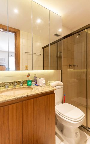 Apartamento à venda com 170m², 3 quartos e 2 vagasBanheiro Suíte 2 (primeiro andar)