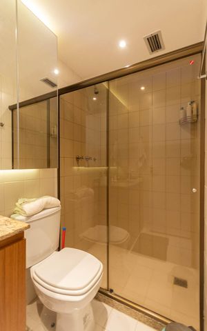 Apartamento à venda com 170m², 3 quartos e 2 vagasBanheiro Suíte 2 (primeiro andar)