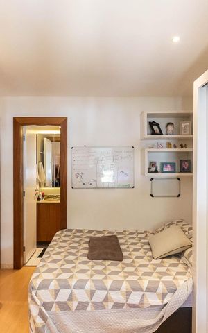 Apartamento à venda com 170m², 3 quartos e 2 vagasSuíte 2 (primeiro andar)