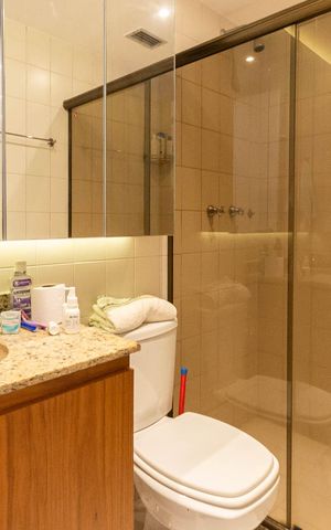 Apartamento à venda com 170m², 3 quartos e 2 vagasBanheiro Suíte 2 (primeiro andar)