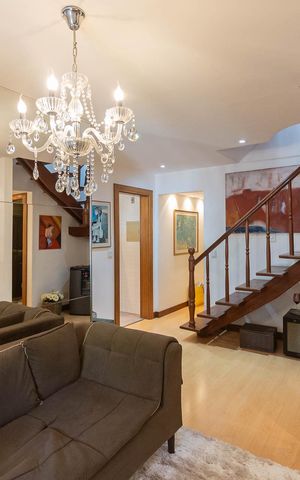Apartamento à venda com 170m², 3 quartos e 2 vagasSala (primeiro andar)