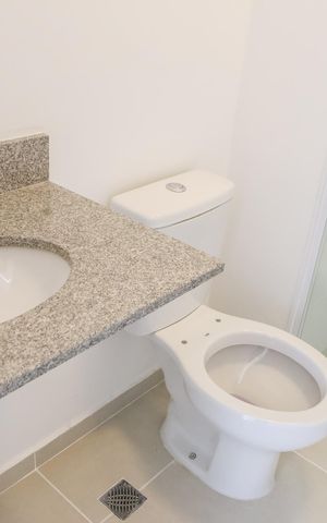Apartamento à venda com 54m², 2 quartos e 1 vaga Apartamento à venda com 54m², 2 quartos e 1 vagaBanheiro da Suíte 2