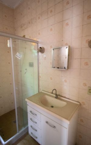 Casa à venda com 180m², 4 quartos e 1 vaga Casa à venda com 180m², 4 quartos e 1 vagaBanheiro