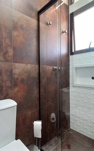 Casa à venda com 225m², 3 quartos e 2 vagas Casa à venda com 225m², 3 quartos e 2 vagasBanheiro
