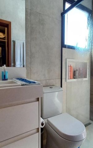 Casa à venda com 225m², 3 quartos e 2 vagas Casa à venda com 225m², 3 quartos e 2 vagasBanheiro da Suíte